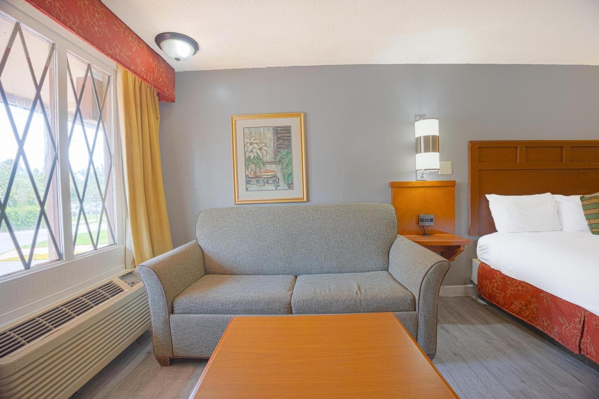 Liberty Garden Inn By Oyo Kissimmee Near Disney World Celebration Exterior photo